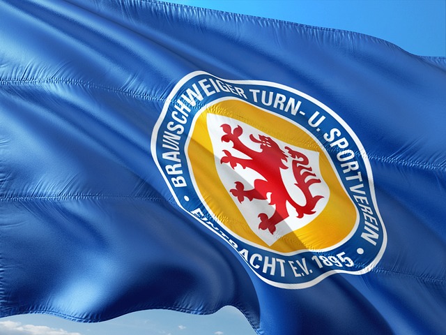 对比的是 对比的是